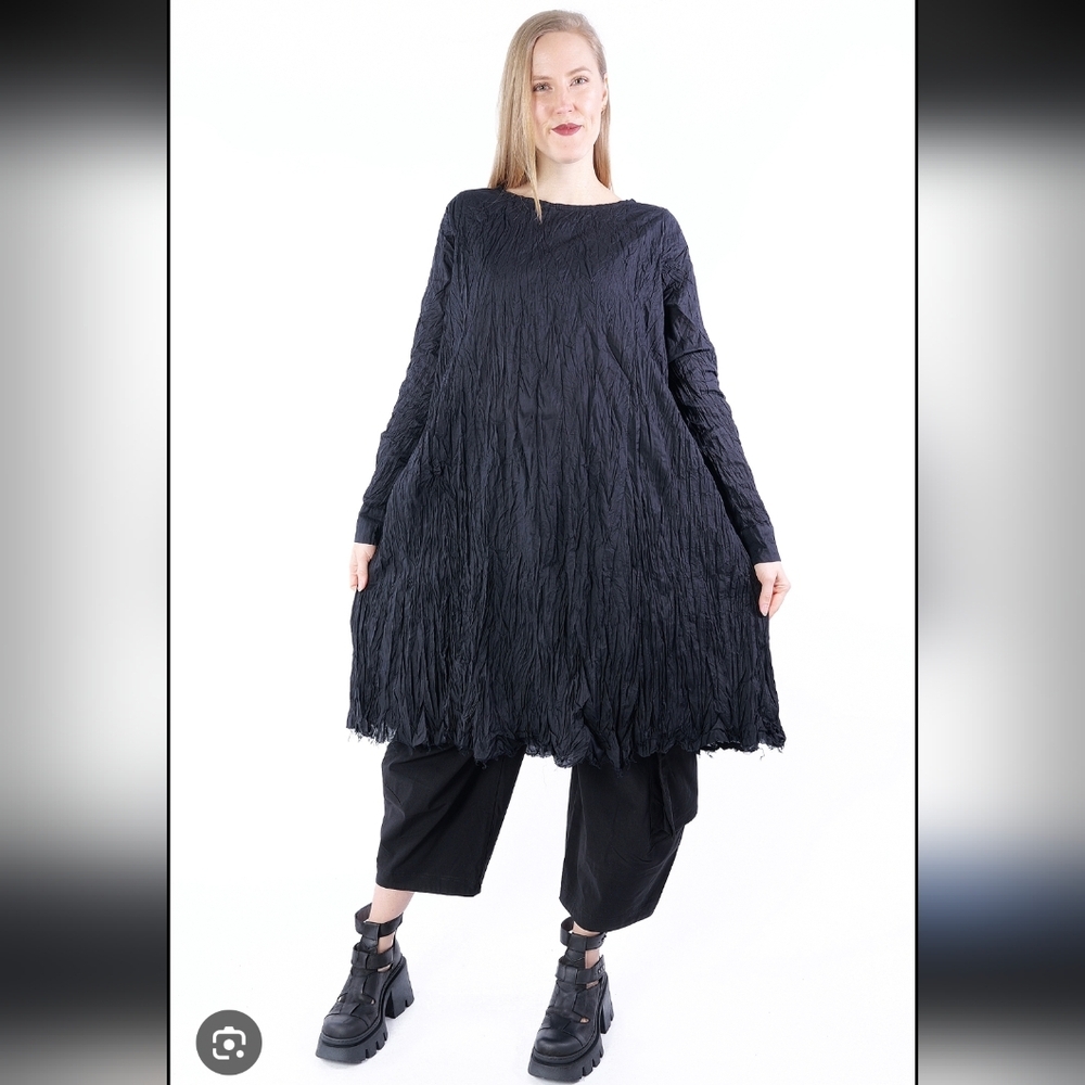 NWT Privatsachen Kaviar Crinkle Tunic